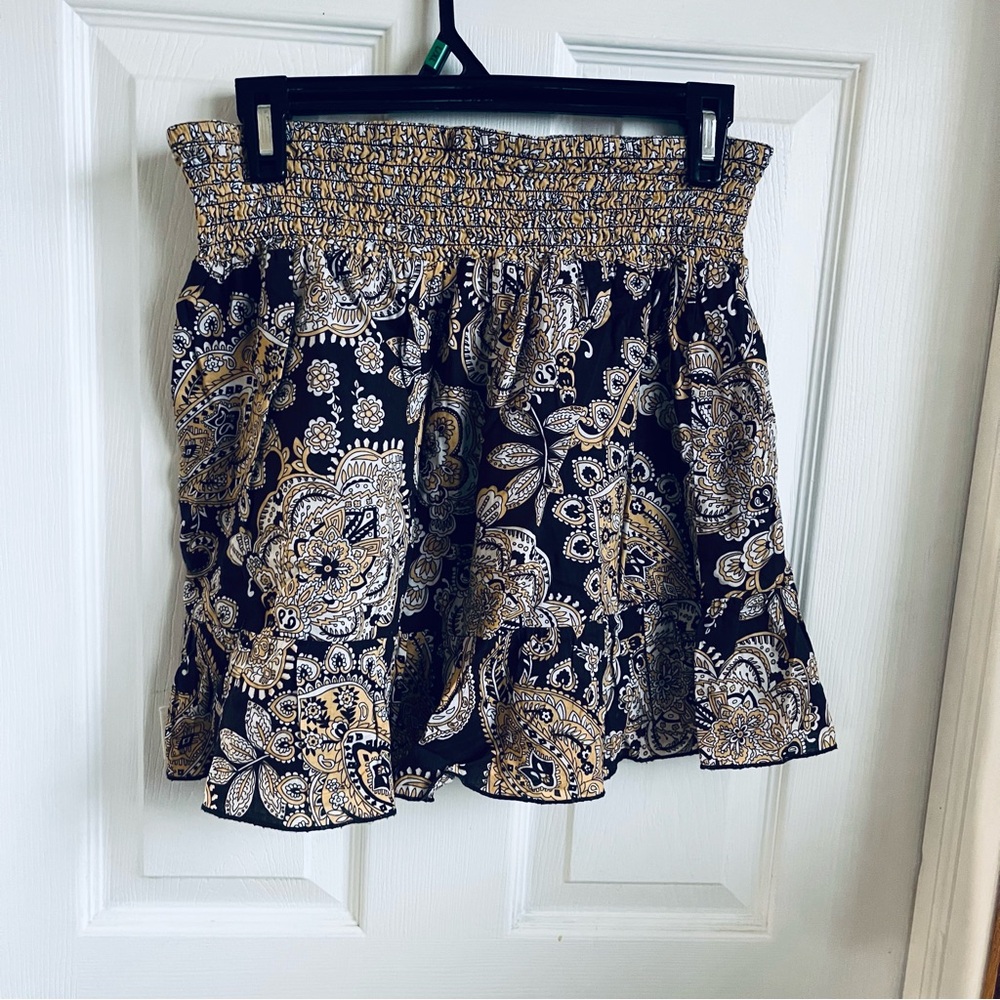 Chic Black and Gold Paisley A-Line Skirt